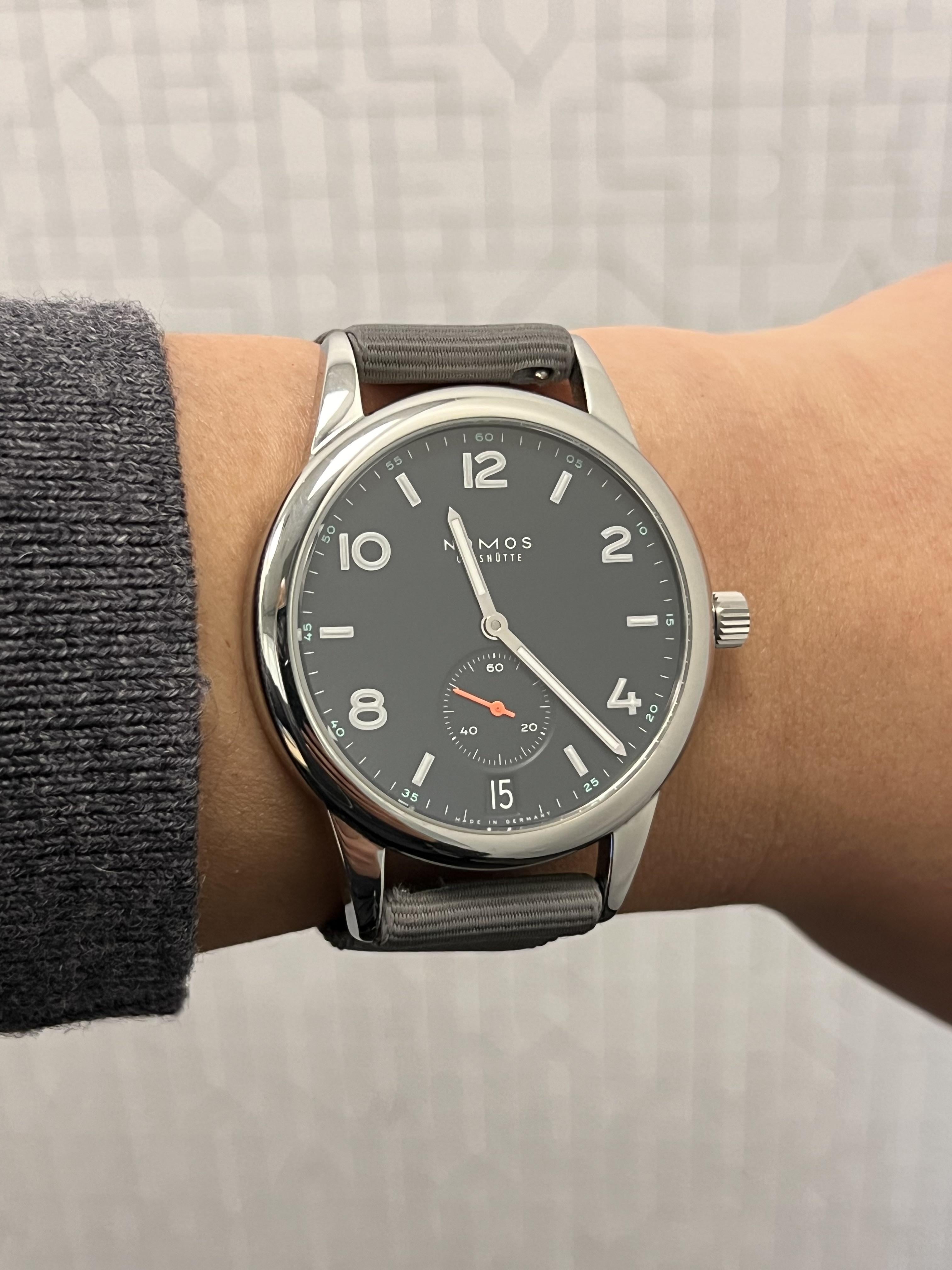 Nomos club sale 776