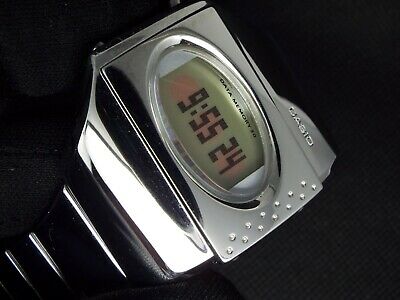 Vintage CASIO TOMATO UFO DATA MEMORY ME-100 1672 DIGITAL WATCH