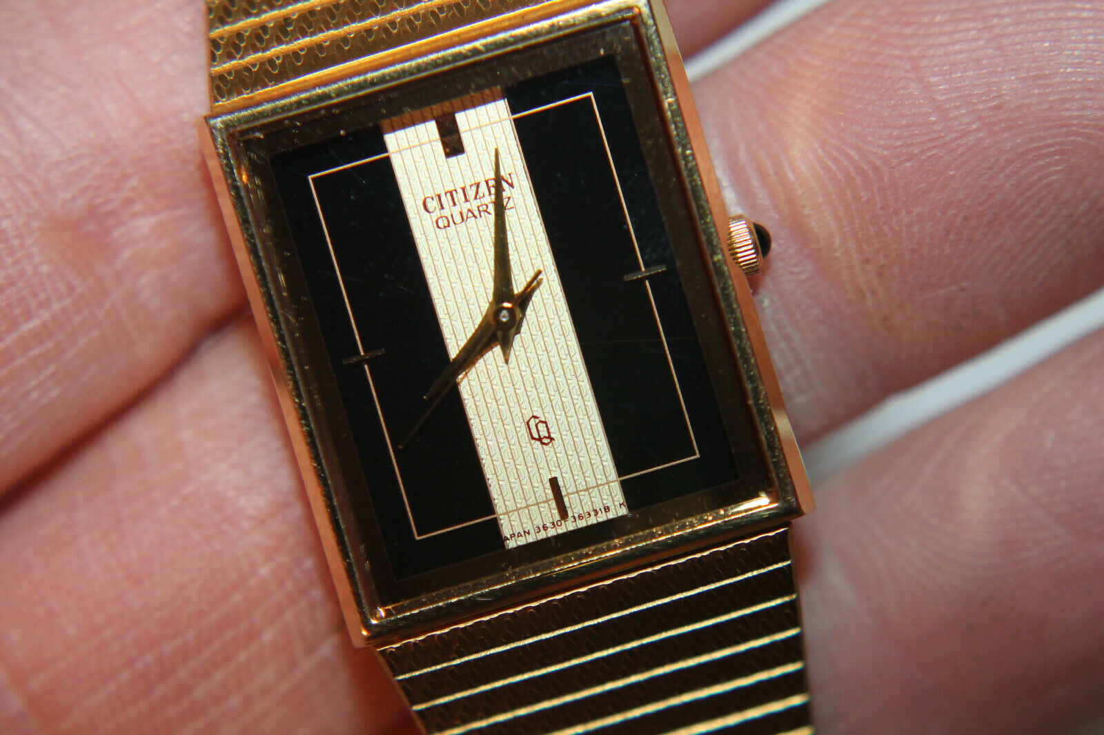 Vintage Mens CITIZEN 3630-361687 Y Gold Plated Striped Dial Quartz