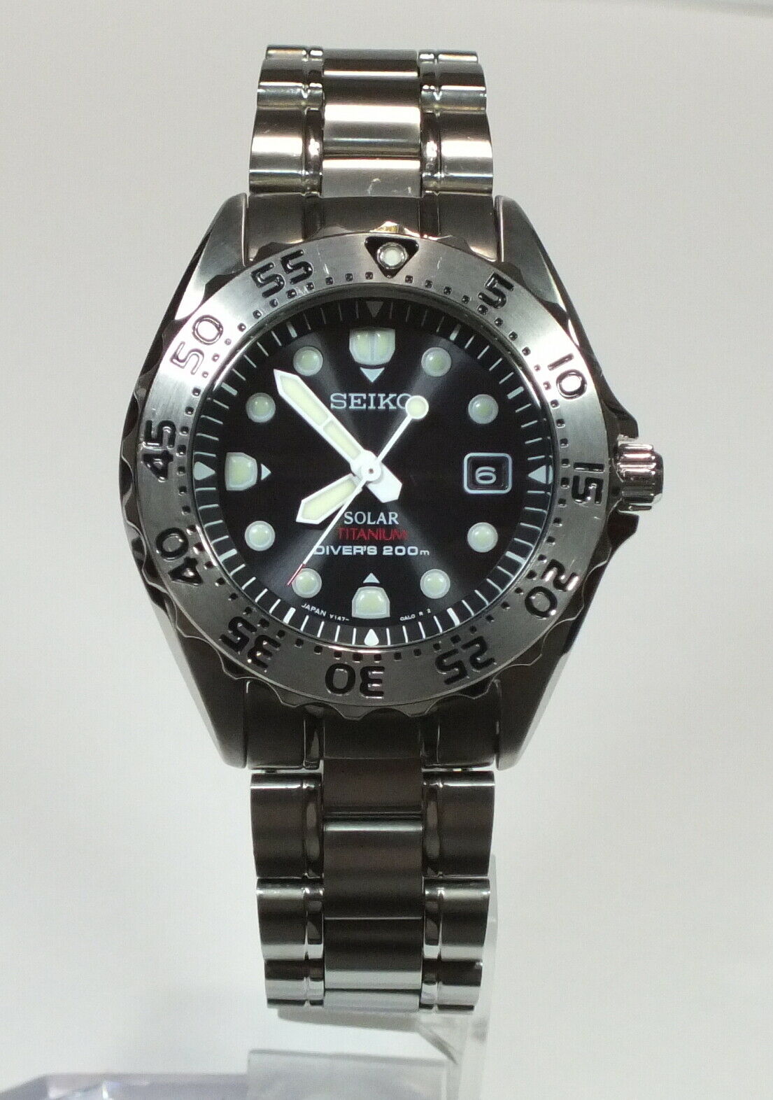 Seiko V147-0AG0 Titanium Men's Prospex Diver Date Solar Watch