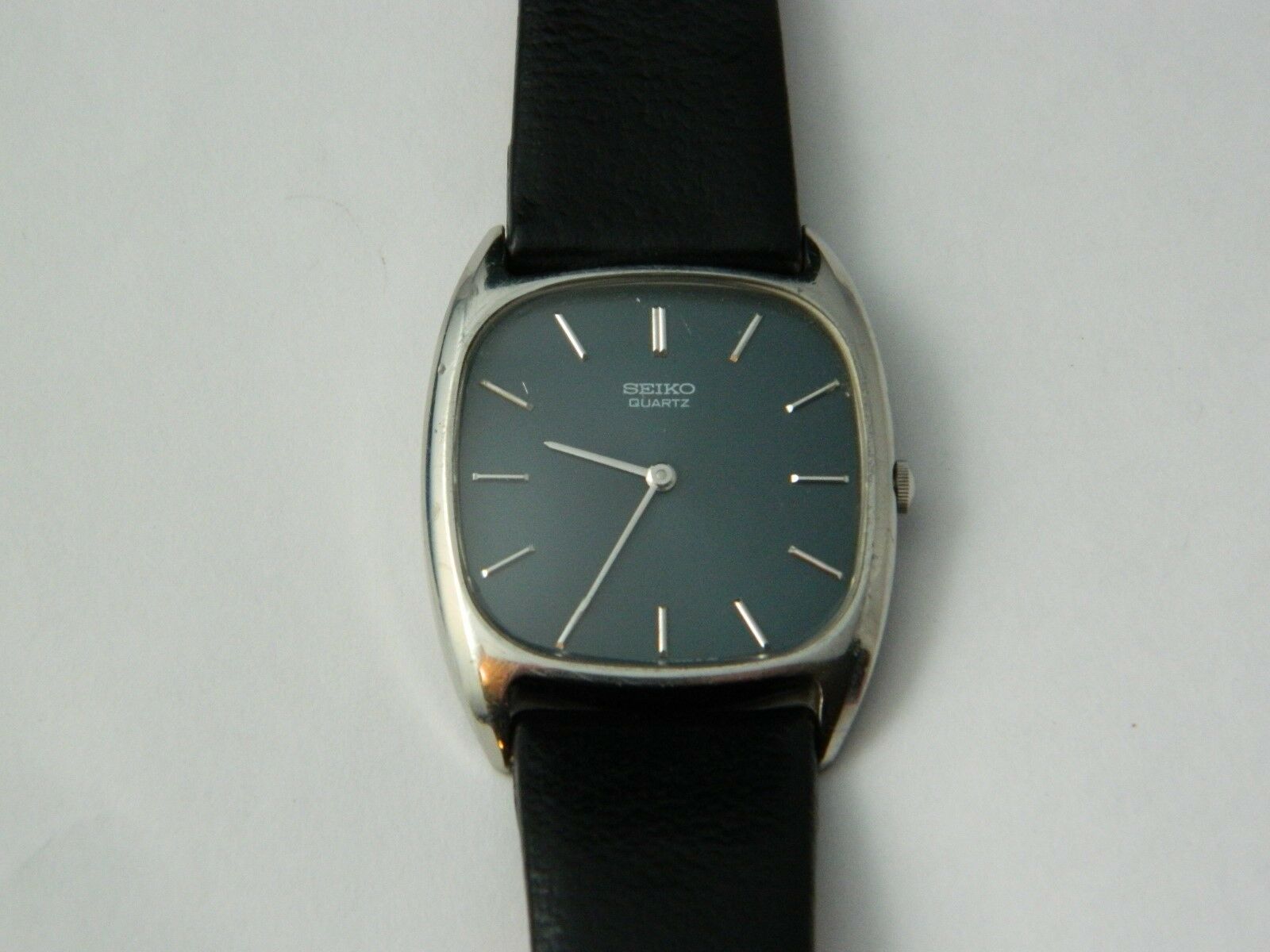 VINTAGE SEIKO 2620-5579 BLUE DIAL JAPAN QUARTZ MEN