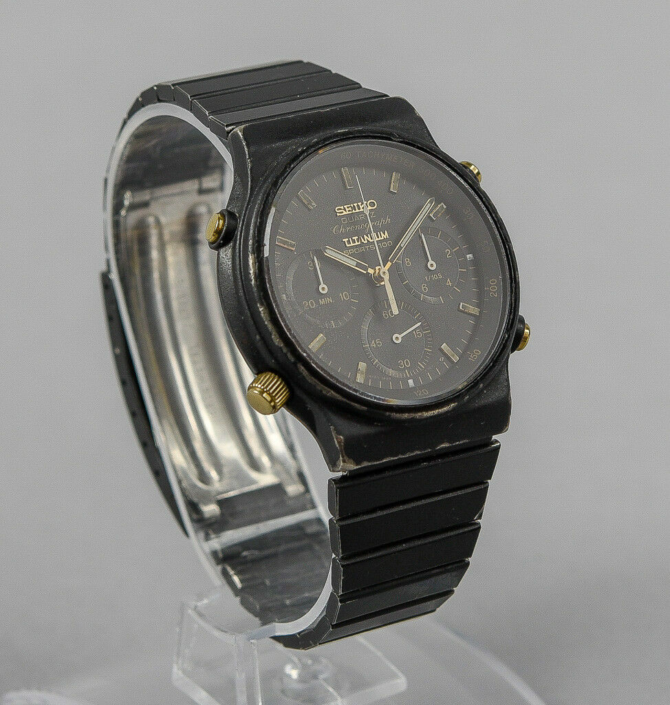 RARE Vintage Seiko Titanium Chronograph Quartz Sports 100 Watch