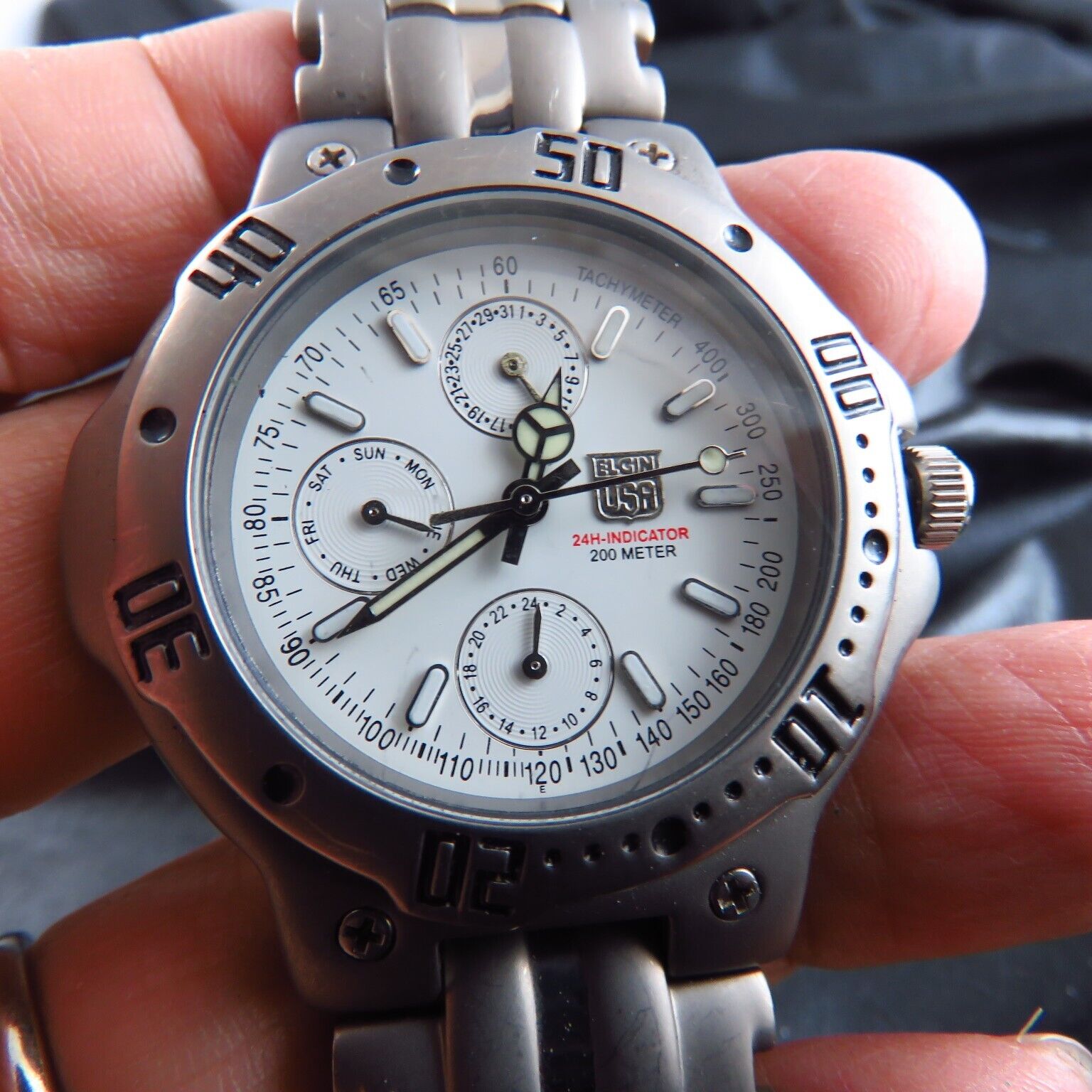 ELGIN ダイバーズ風クォーツ腕時計 200m防水 白×金 デイト付き 稼働品 