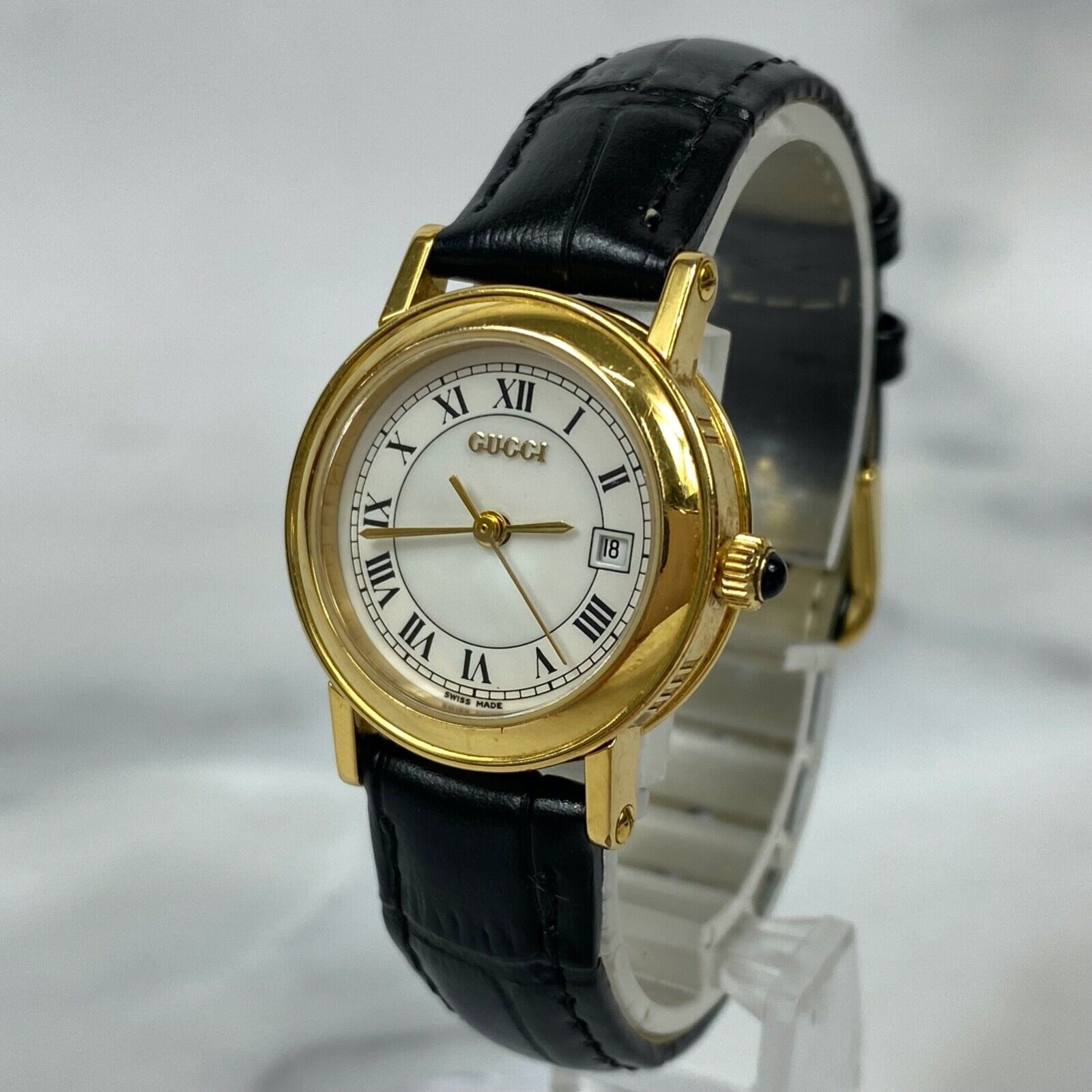 GUCCI 7200L Swiss Made Roman Numerals Date Womens Watch Vintage