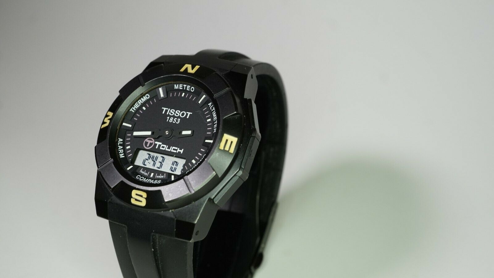 tissot t001520a