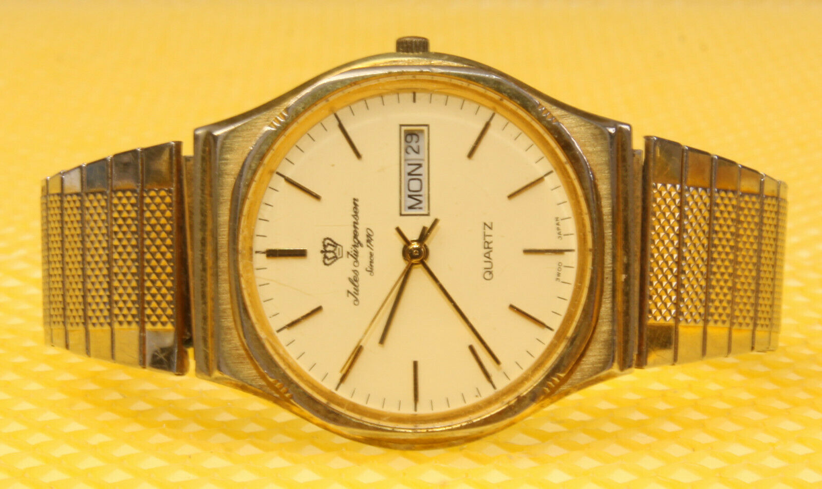 Jules jurgensen best sale watch quartz