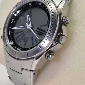 SEIKOセイコー パルサー　NX01-X001 腕時計　クォーツ　海外　レトロ Rare Pulsar Seiko NX01-X001 Chronograph Analog / Digital Dual