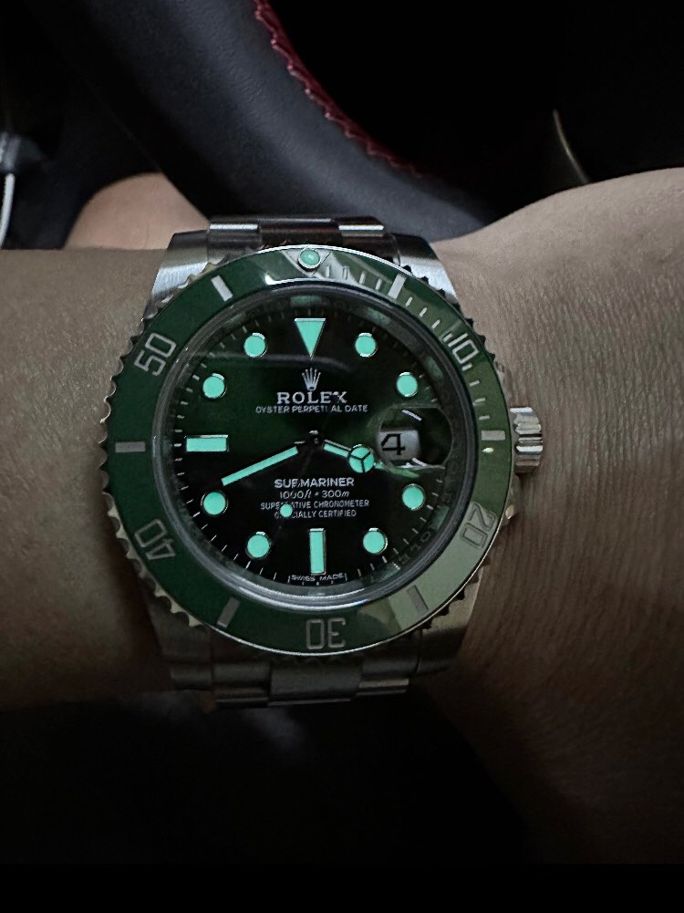 Rolex Submariner (116610LV) Price Guide & Market Data