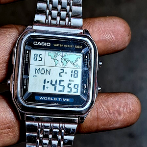 Vintage Casio World Time Men's Watch module 643 W-65u, steel case