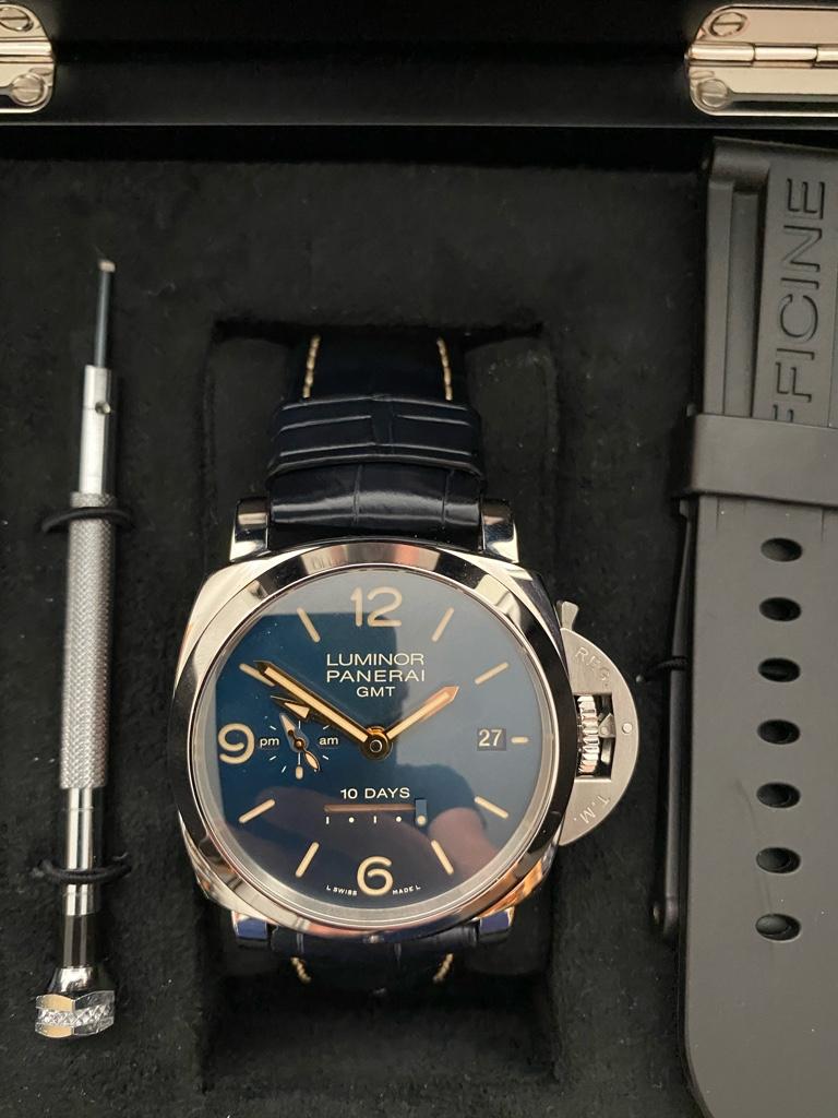 Officine Panerai Luminor 1950 10 Days GMT Automatic PAM 689