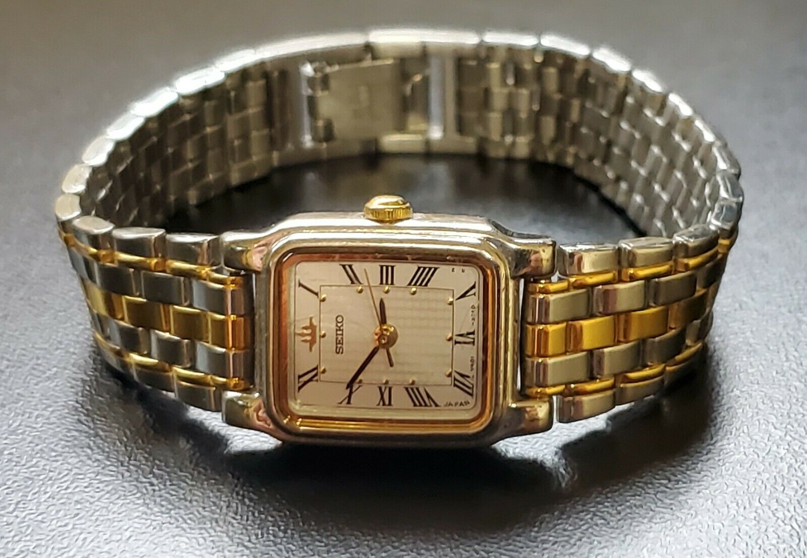 Vintage Seiko Wrist Watch Japan Gold Silver Tone Analog