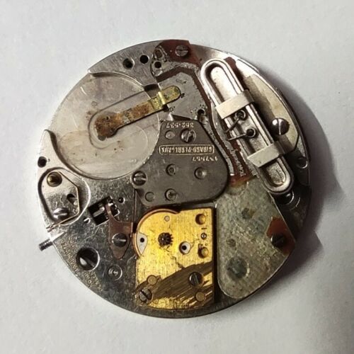 GIRARD PERREGAUX 352 537 Quartz Movement Only For Parts Use