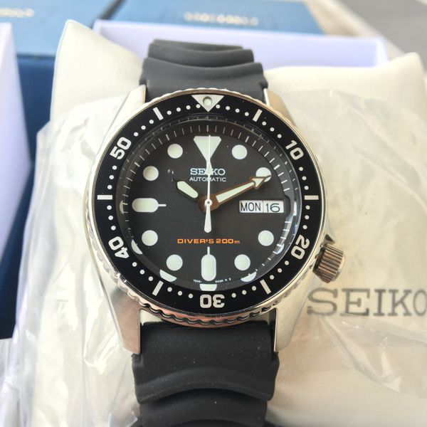 FS: two Seiko SKX013 mid-size 38mm divers: BNIB on rubber and 4 month ...