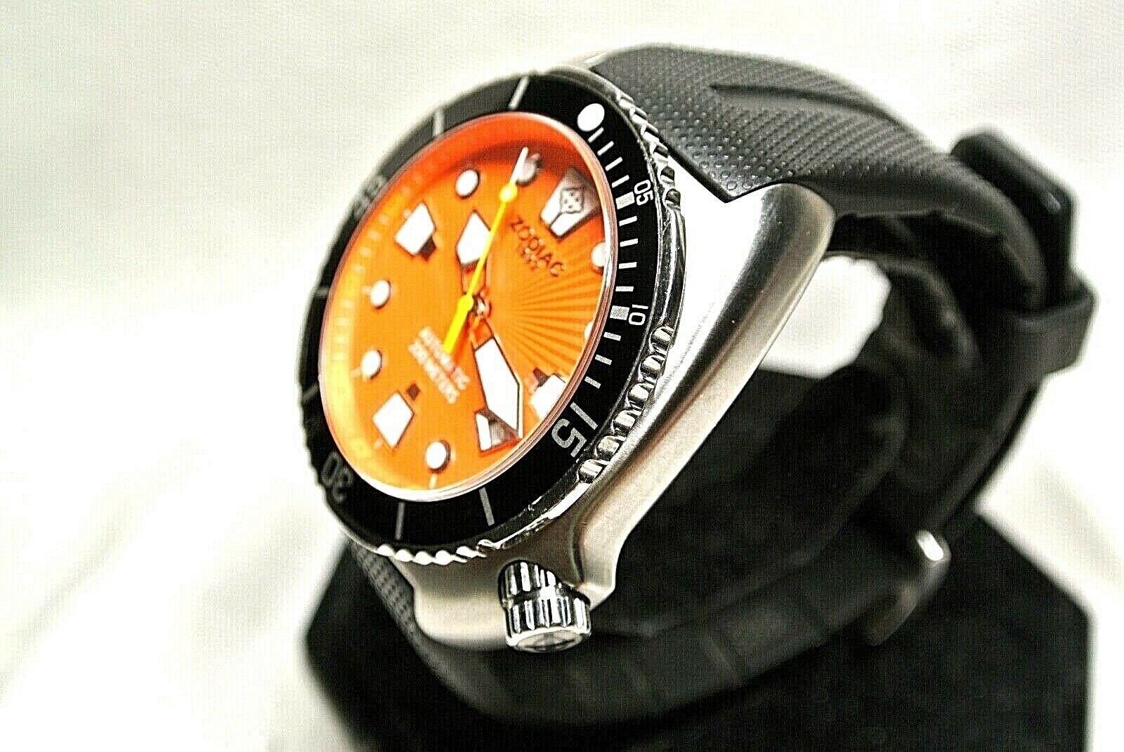 Zodiac Oceanaire Z08002 Dive Automatic Watch Orange Face 200m