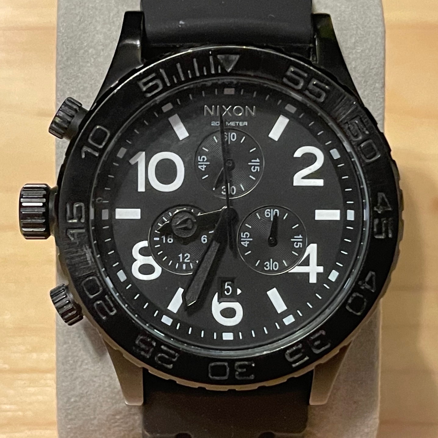 ニクソン】NIXON おぞましく 42-20 CHRONO MINIMIZE ブラック