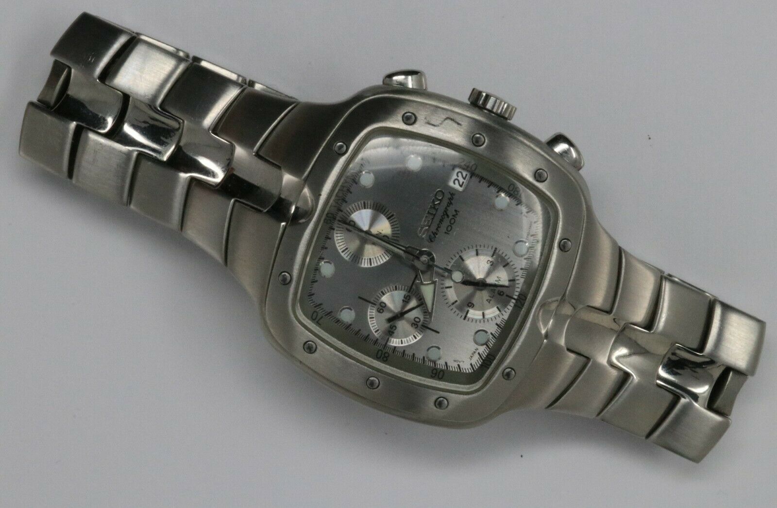 Seiko 7T62-5A00 alarm date chronograph mens wristwatch.Steel.100 M