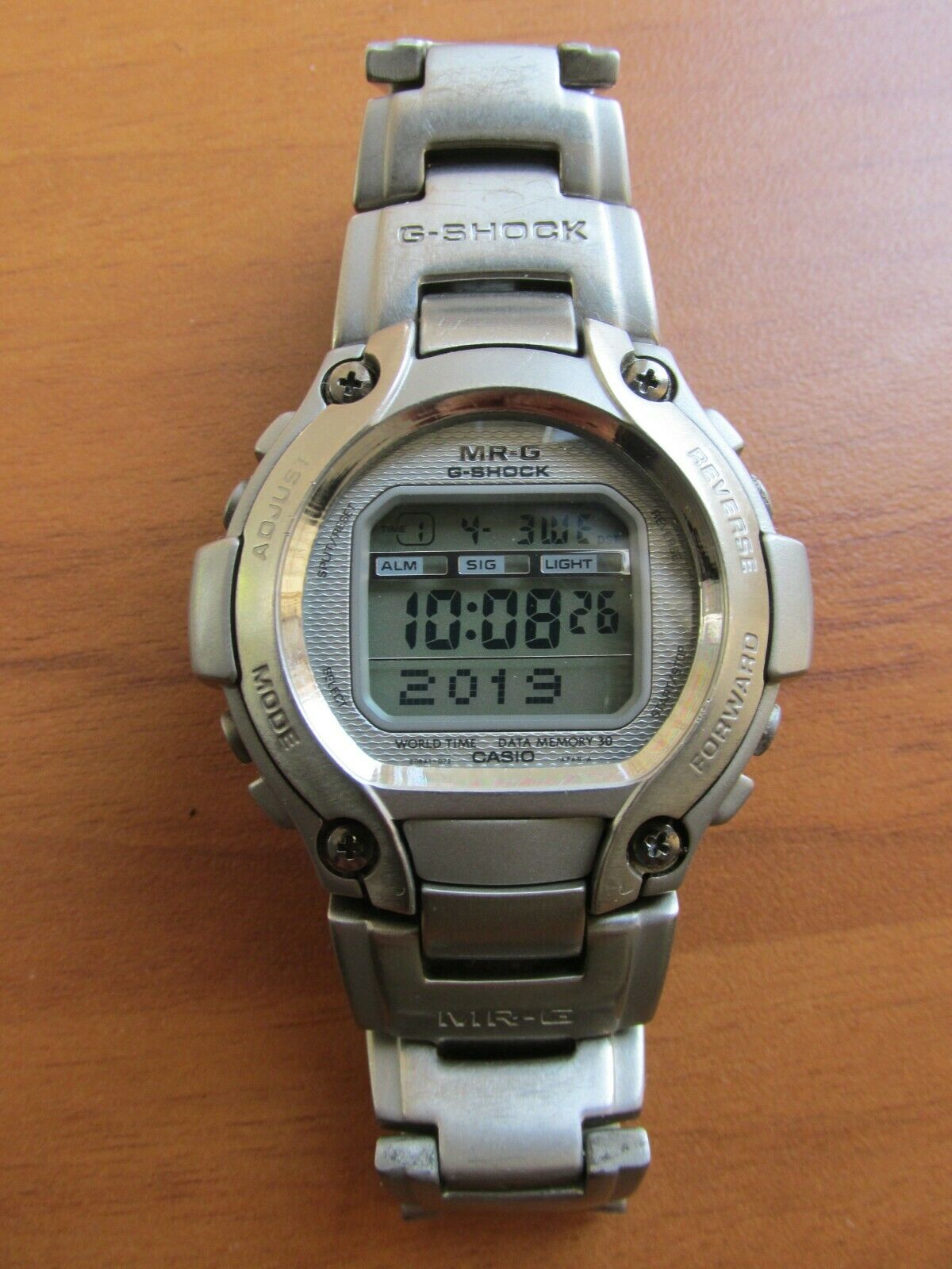 VINTAGE CASIO MR-G MRG-220T G-SHOCK TITANIUM DATA MEMORY 20 BAR