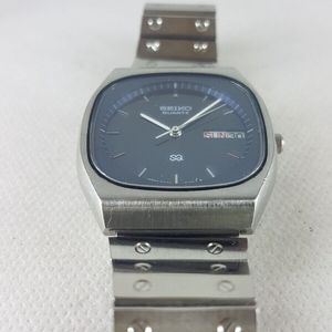 時計 SEIKO SQ 8223-510A SUWA FACTORY Seiko SQ Quartz 8223- 510A Arabic & English days. rare model