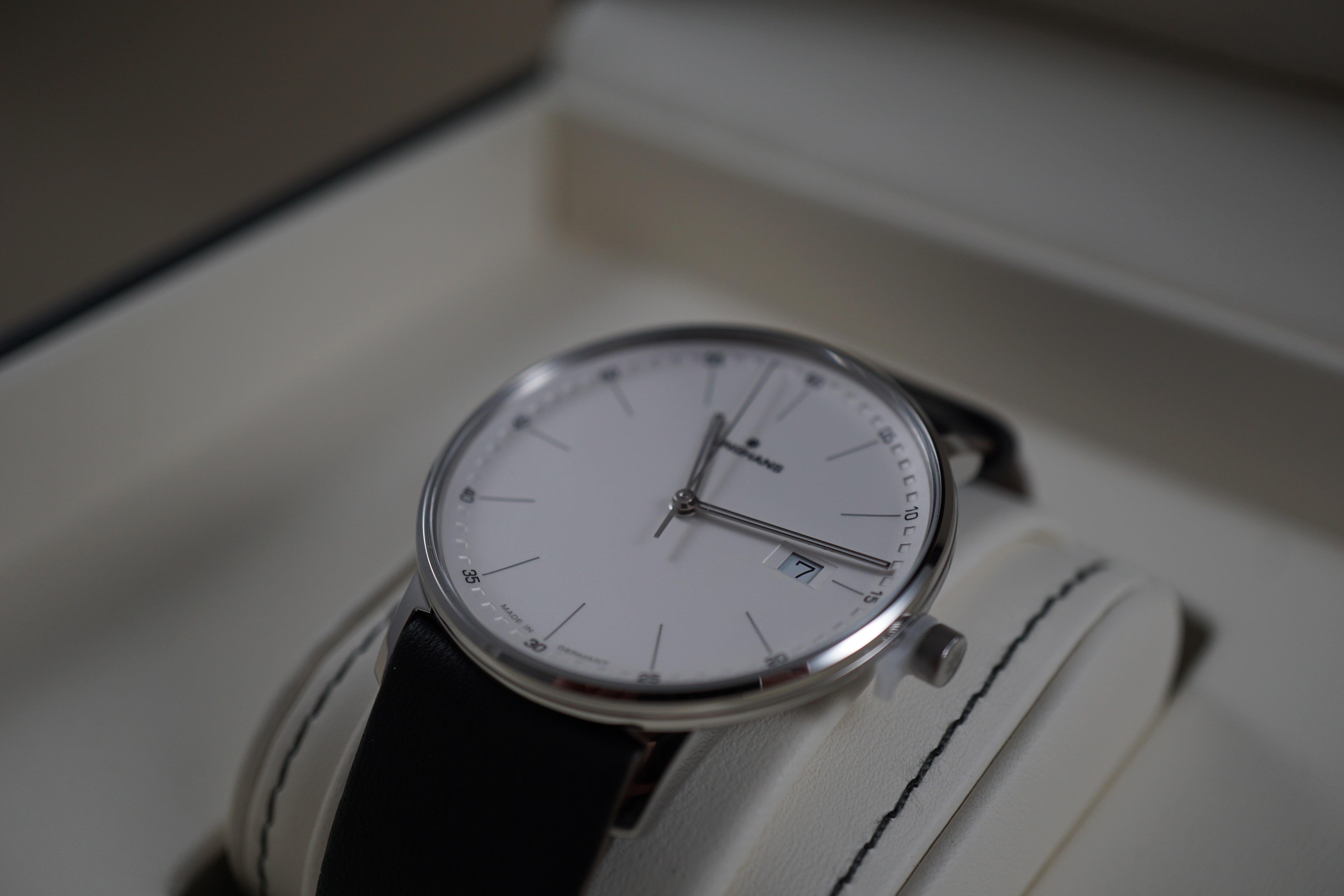 WTS New Unworn Junghans Form 041 4884.00 Form Quartz Cream Dial