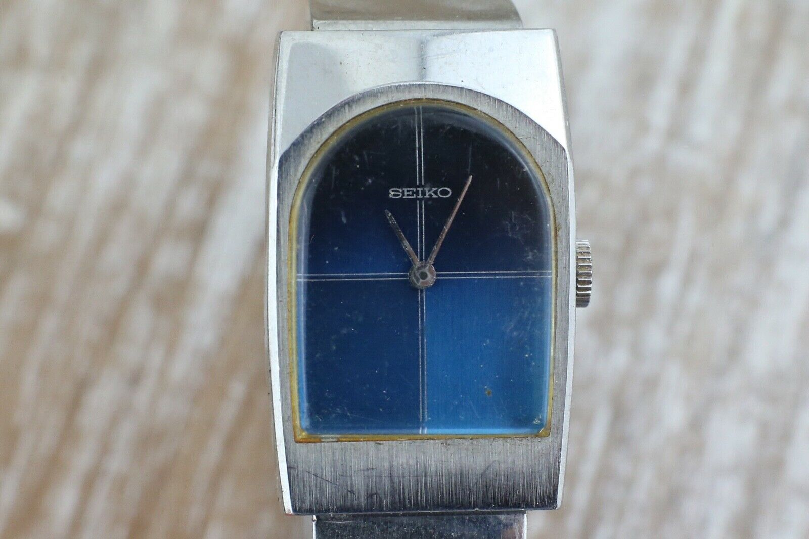 SEIKO製品トランスシスター置き時計ヴィンテージ Seiko Art Deco Windup 11-8340 Ladies Watch | WatchCharts Marketplace