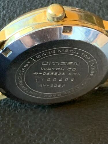 Vintage Mens Citizen Seven Gold Tone Quartz 4-068823 SMN AY