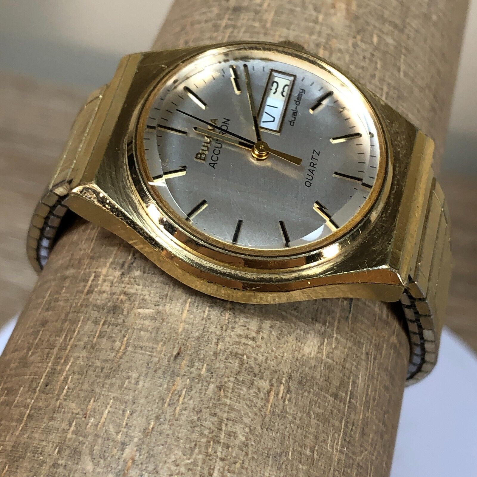 Vintage Bulova Accutron Quartz Dual-Day Men\'s Watch Gold Tone Stretch Band M7 Vintage Bulova Accutron M7 Men main image 2