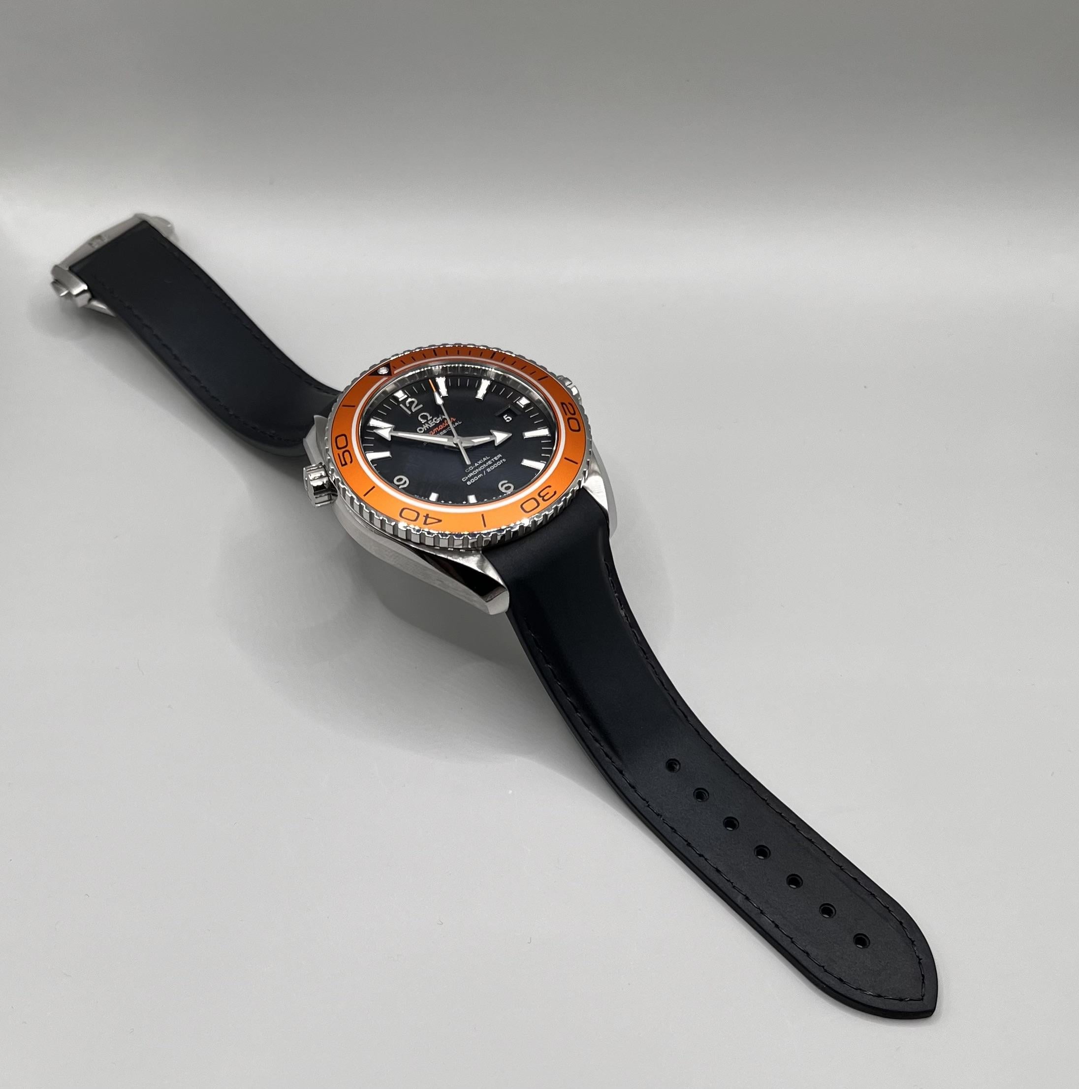 Omega planet ocean 45mm clearance orange