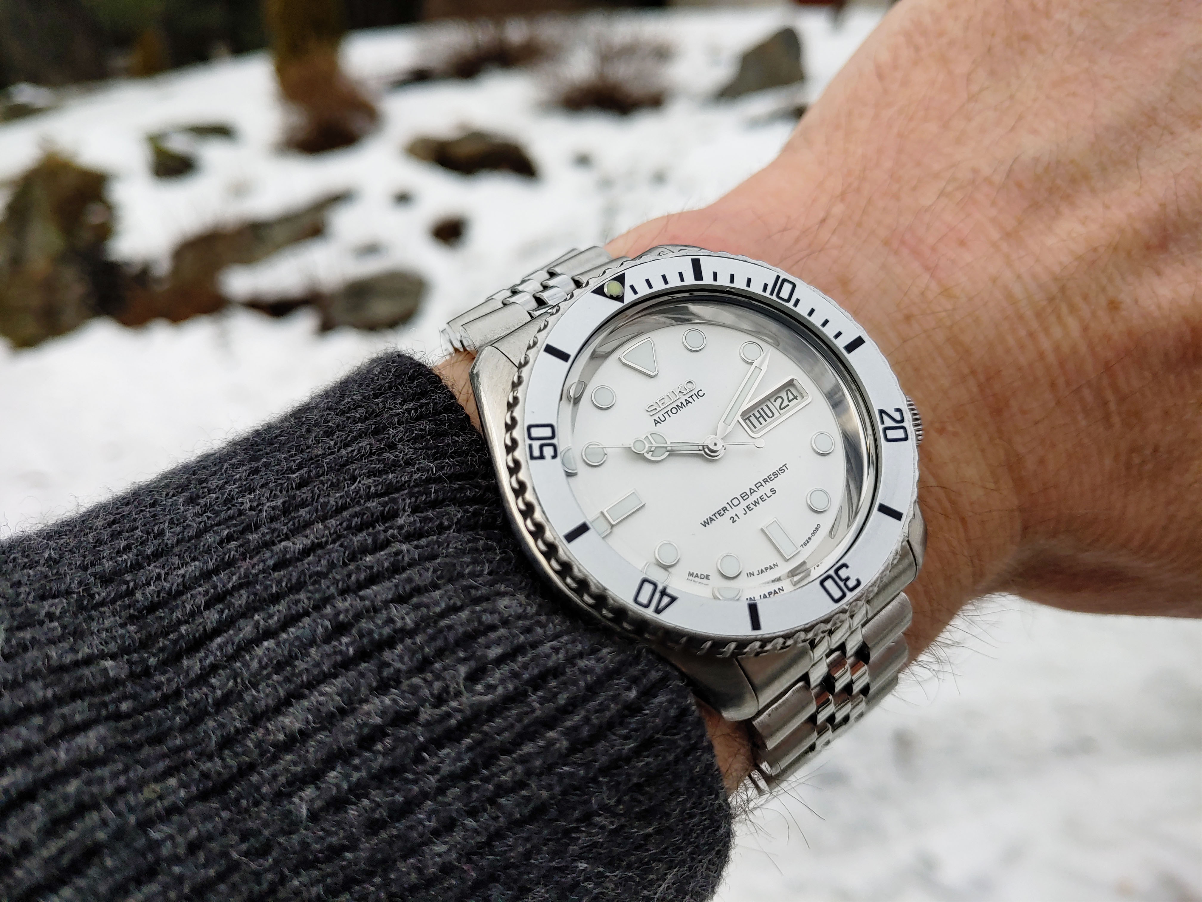 245 USD Nice Seiko SKX007 White World Mod Automatic Diver Watch US Canada WatchCharts Marketplace