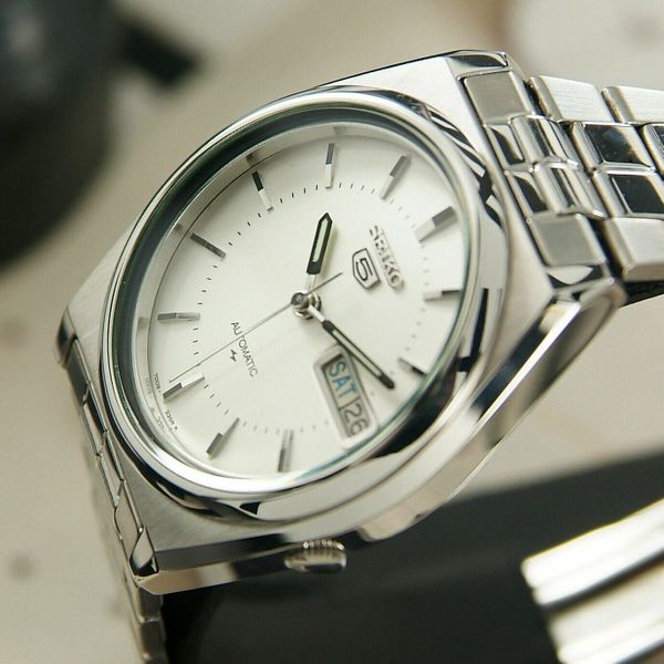 Vintage Seiko 5 Automatic 7009-8761 Men's Dress Watch | WatchCharts