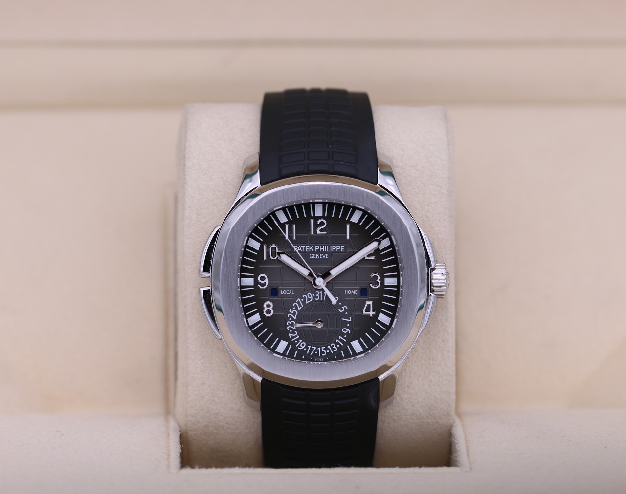 Patek philippe 2025 aquanaut 5164a price