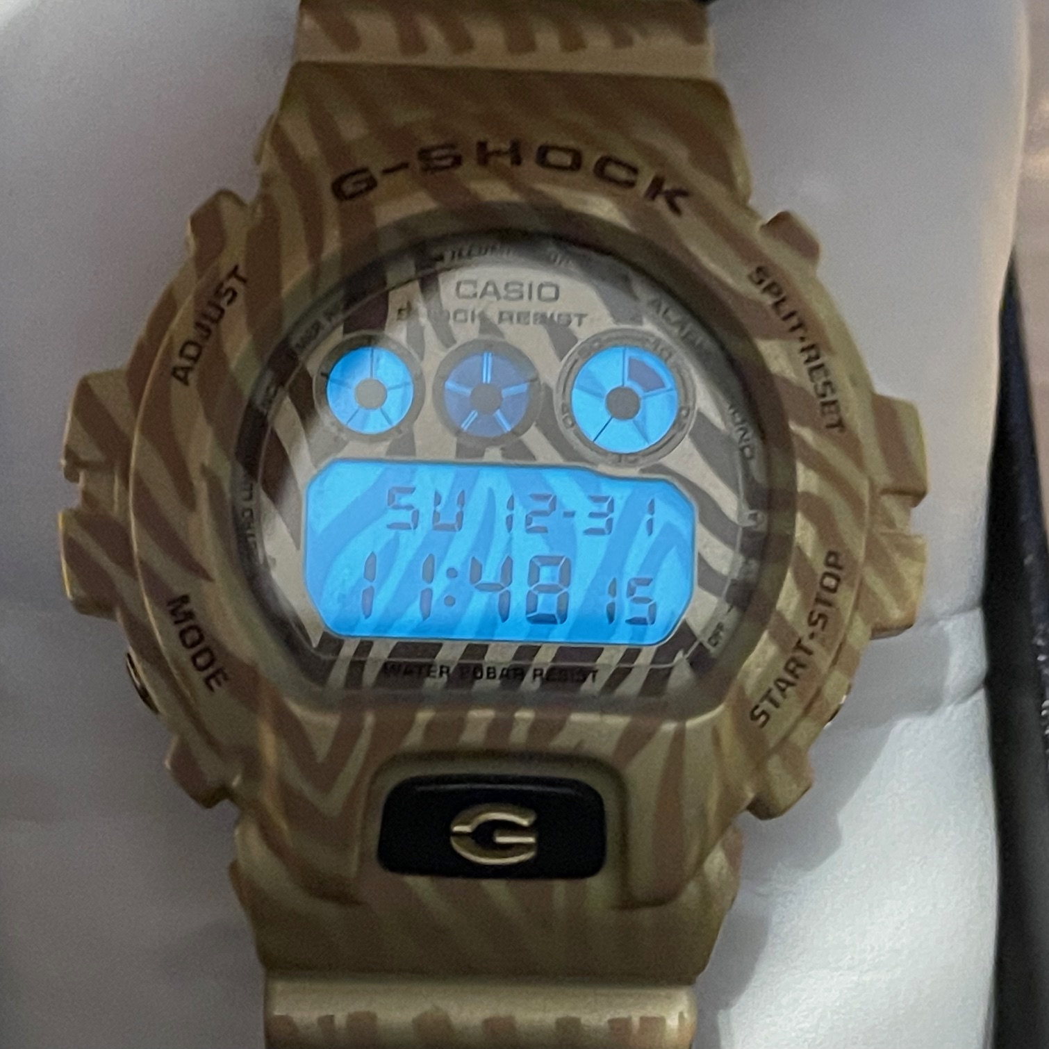 入荷中 人気の G-SHOCK - ゼブラカラー メンズ