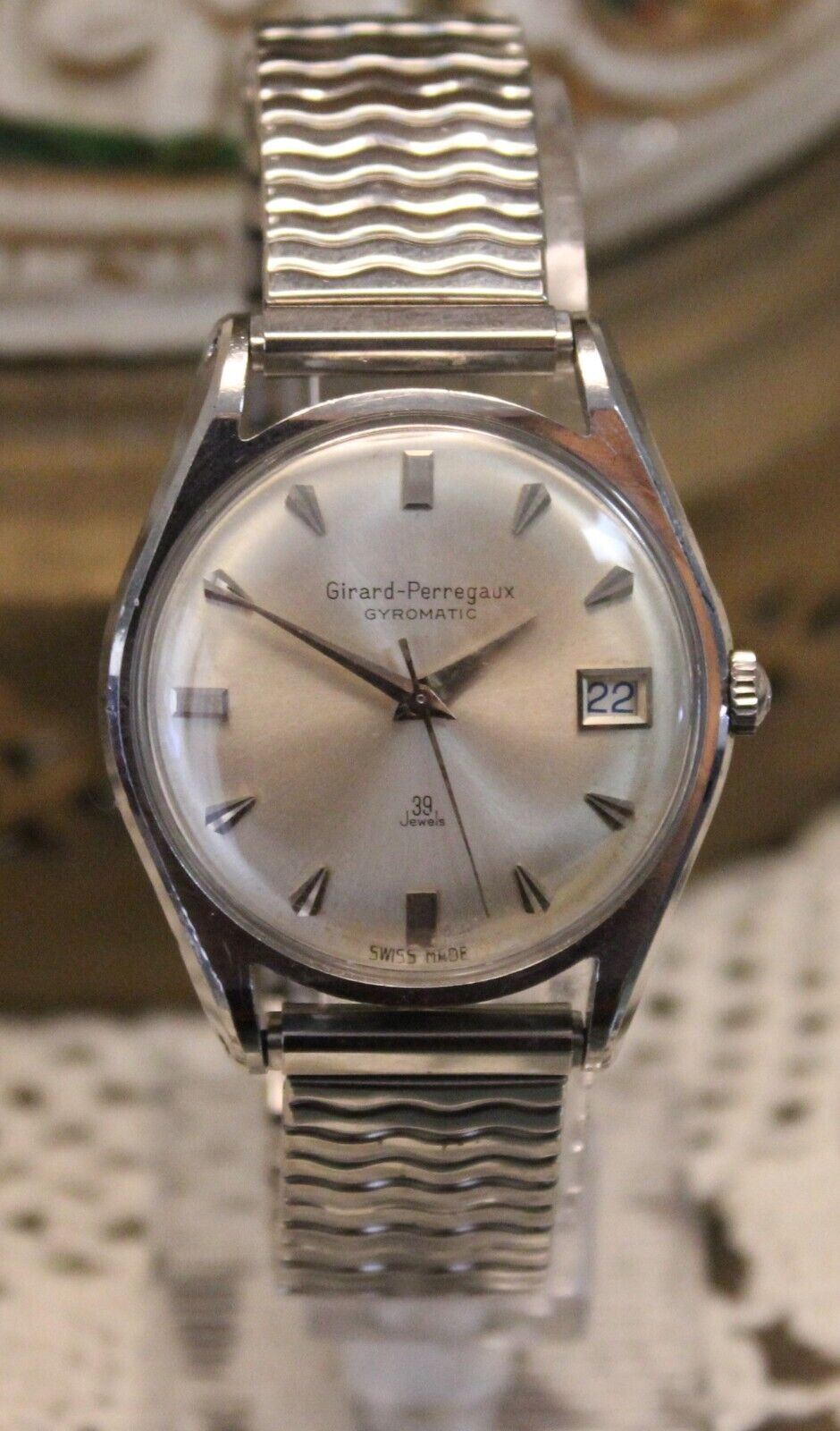 Vintage Men s Girard Perregaux Gyromatic 39 Jewel Calendar