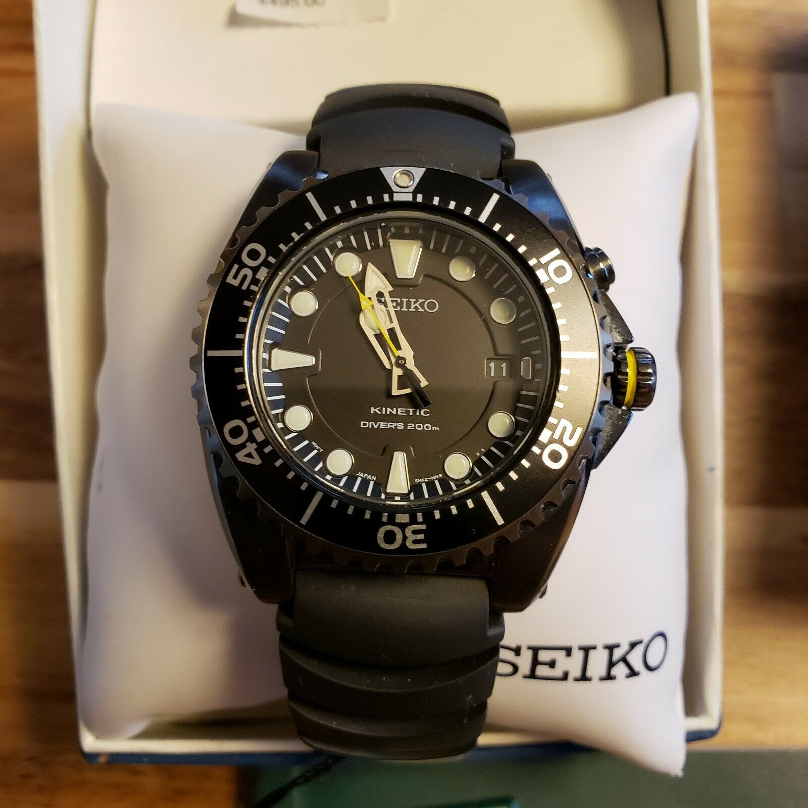 SEIKO SKA 427 BFK Legendary Kinetic Diver Watch WR 200 with box and manual  | WatchCharts