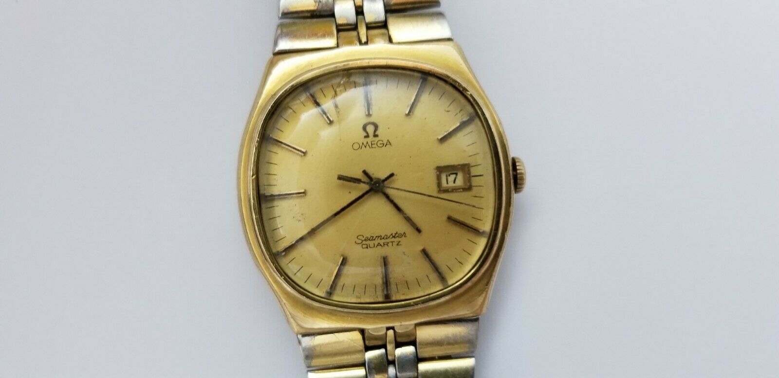 Omega Seamaster cal 1342 Vintage Men`s Quartz Watch gold 20