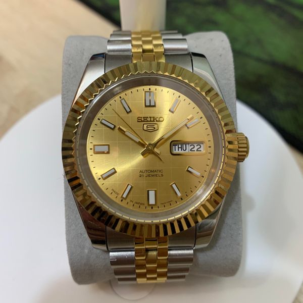 WTS] Seiko Mod - Custom fluted bezel “Two Tone Datejust homage” Golden Dial  - $250 | WatchCharts