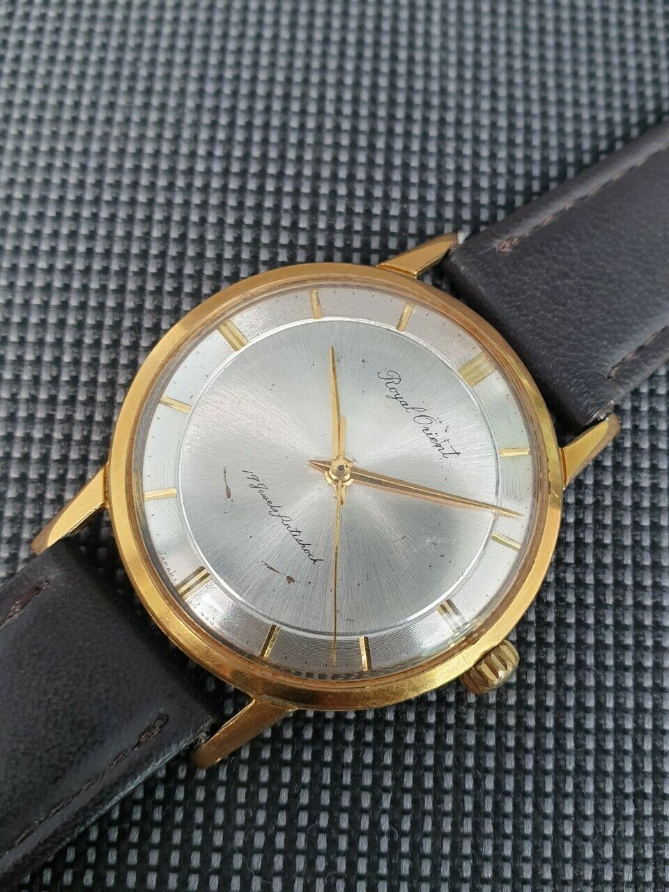 Vintage 1960's Royal Orient 19 Jewels Antishock Gold Mens Hand