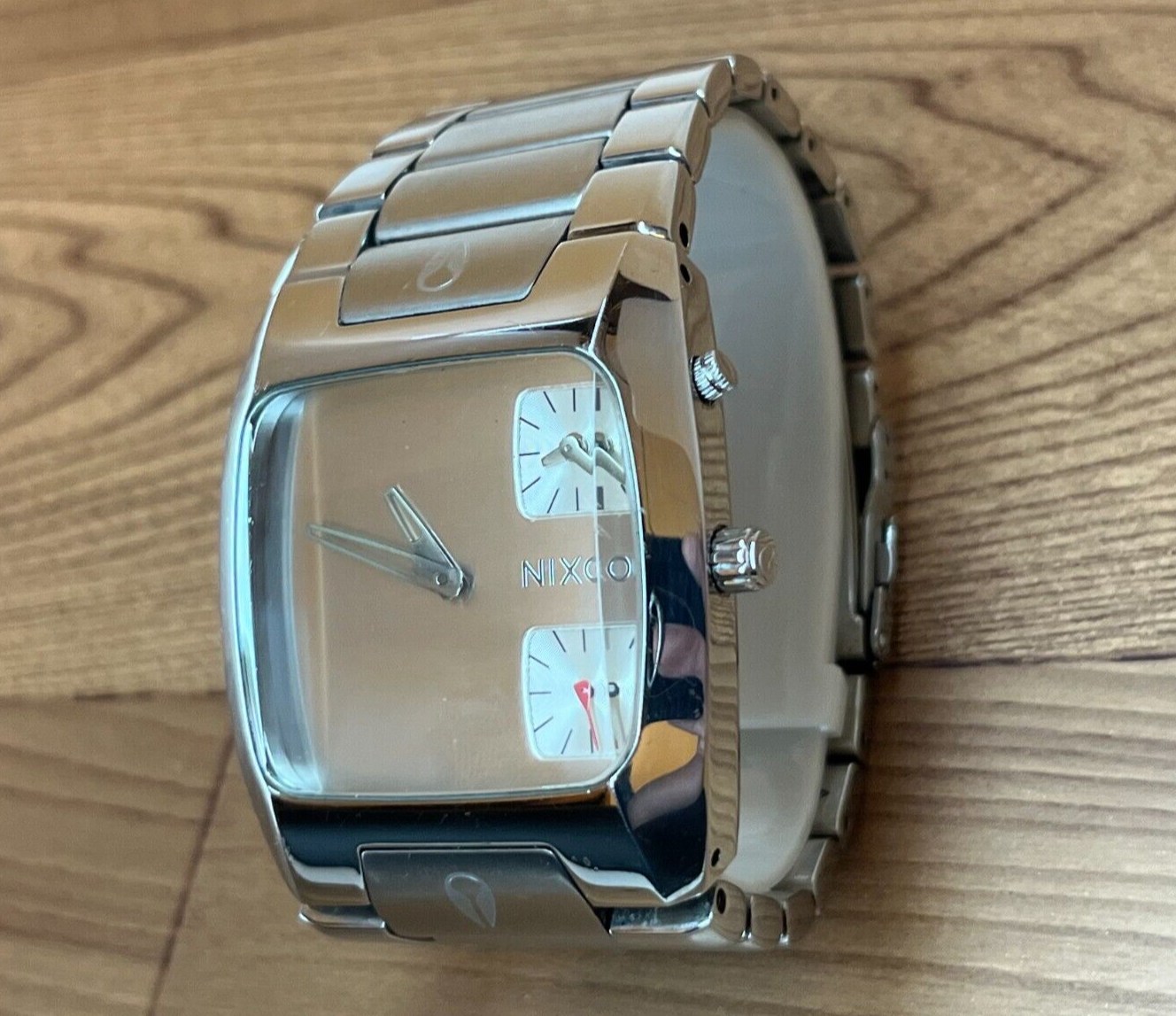 Nixon The Banks Count It Quartz Analog Watch Silver Working item