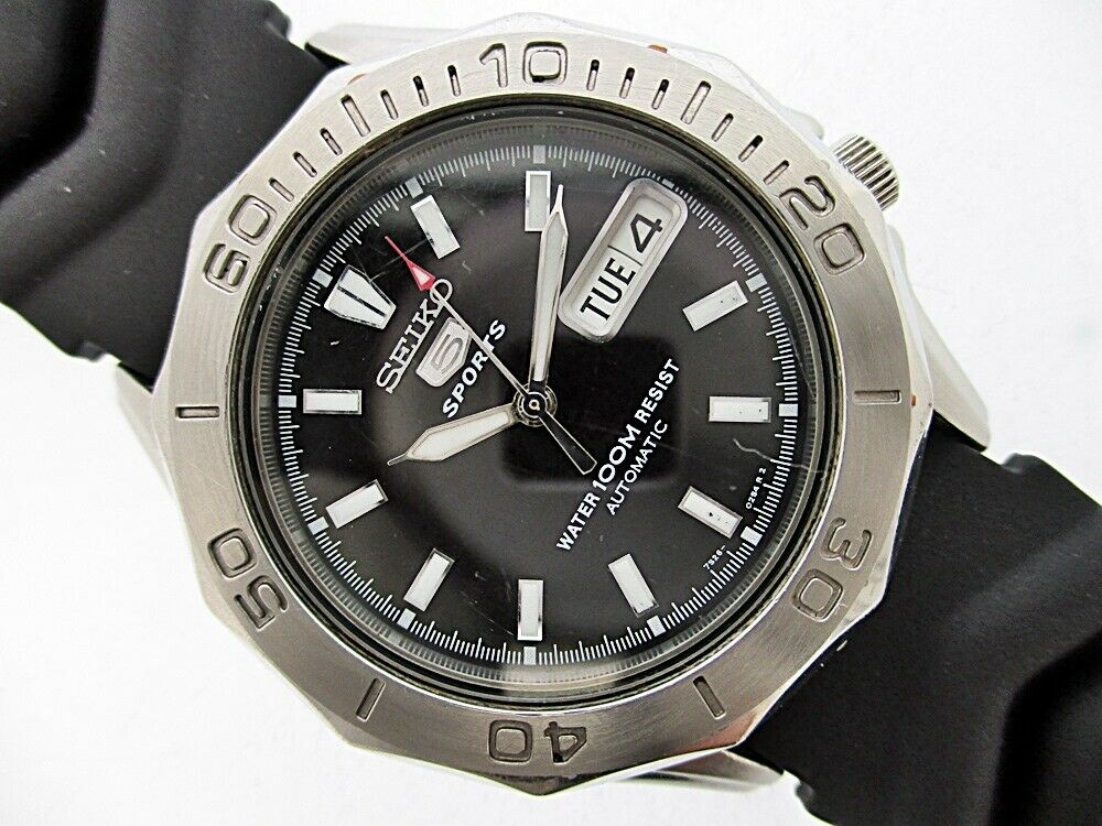 SEIKO 7S26 01G0 BLACK DIAL SEE THRU AUTOMATIC SS DAY DATE MENS