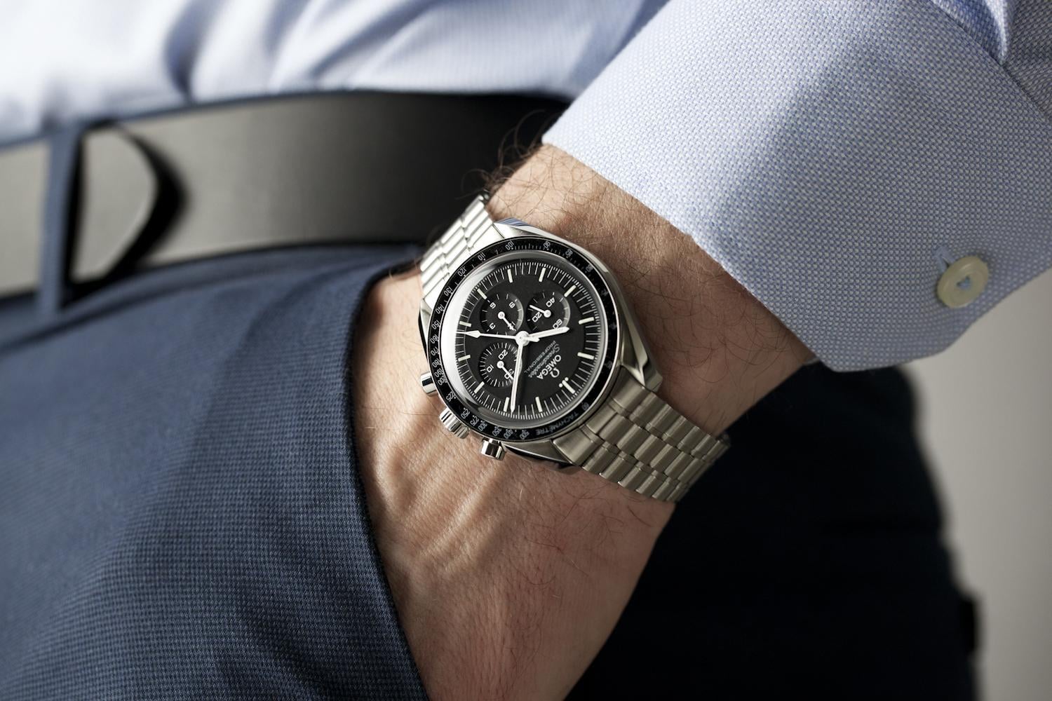 Omega hesalite online moonwatch