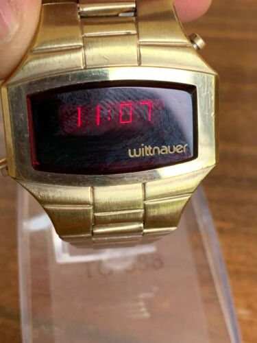 wittnauer polara led digital watch