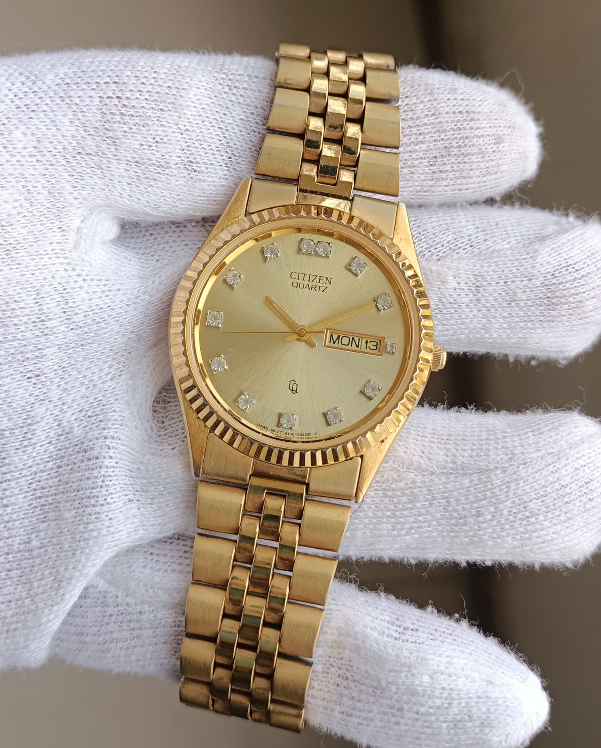 Longines Quartz 18K Solid Gold Fluted Bezel Swiss Made Original