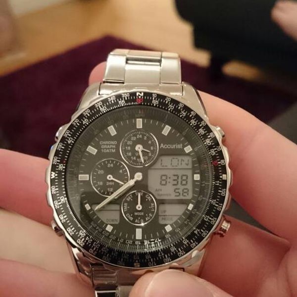 accurist world timer