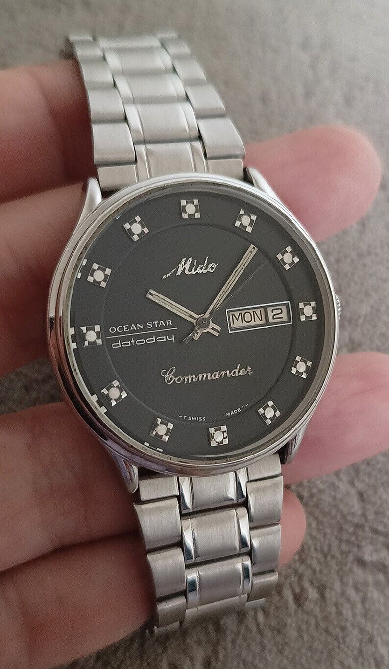 MIDO COMMANDER OCEAN STAR DATODAY MODEL 8459 BLACK DIAL AUTOMATIC