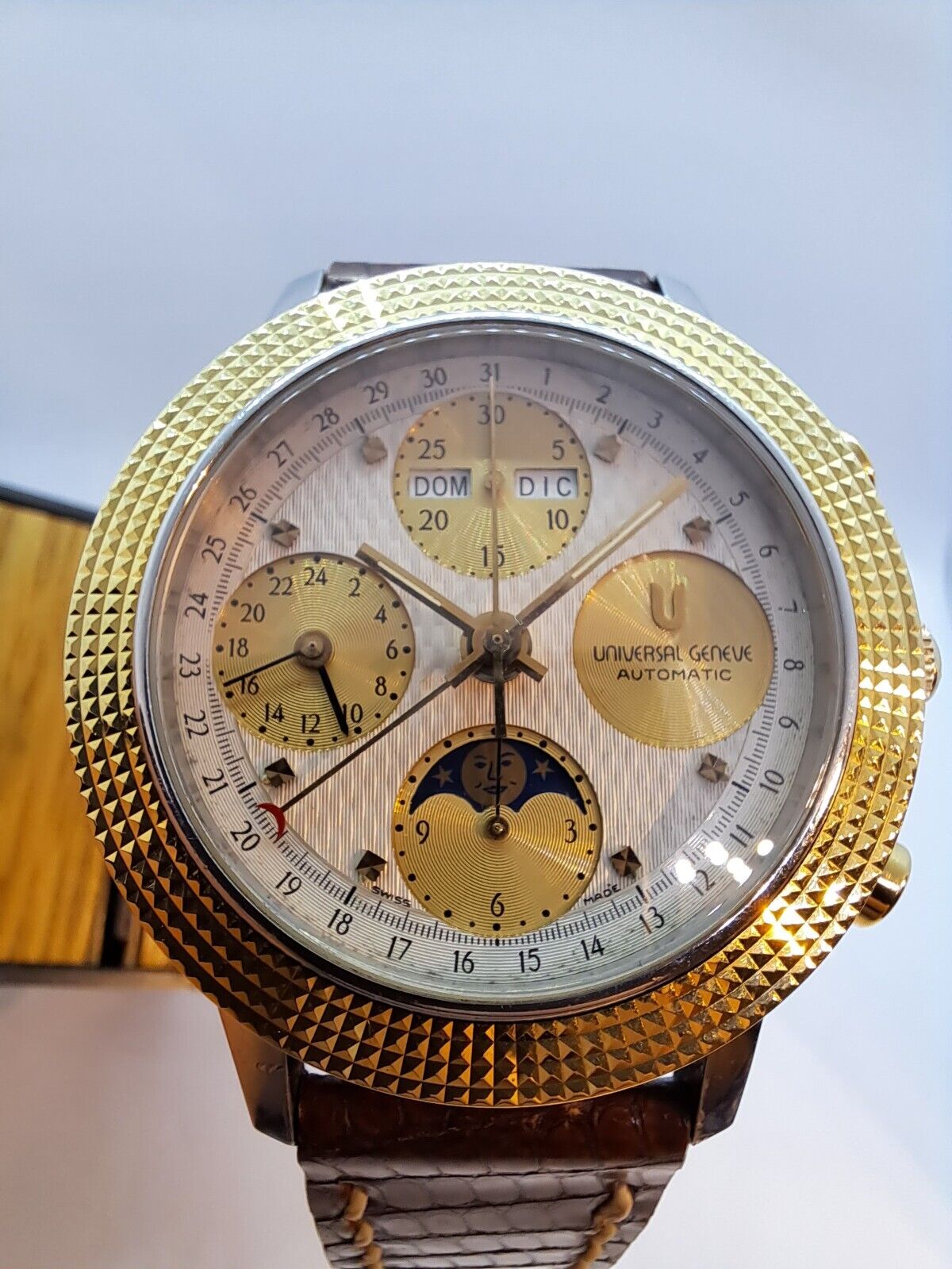 Reloj Hombre Oro 18 Kt Universal Geneve