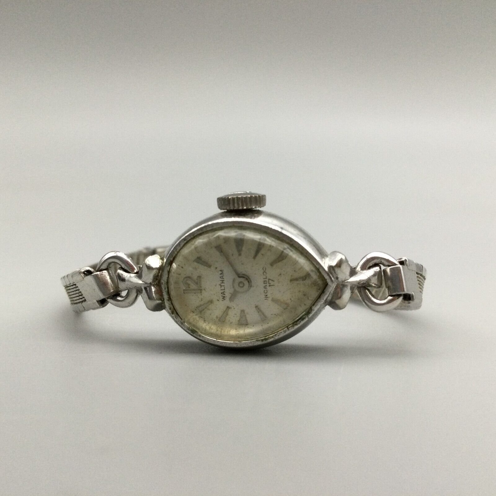 Vintage Waltham Watch Women Silver Tone Oval 17 Jewels 5.75