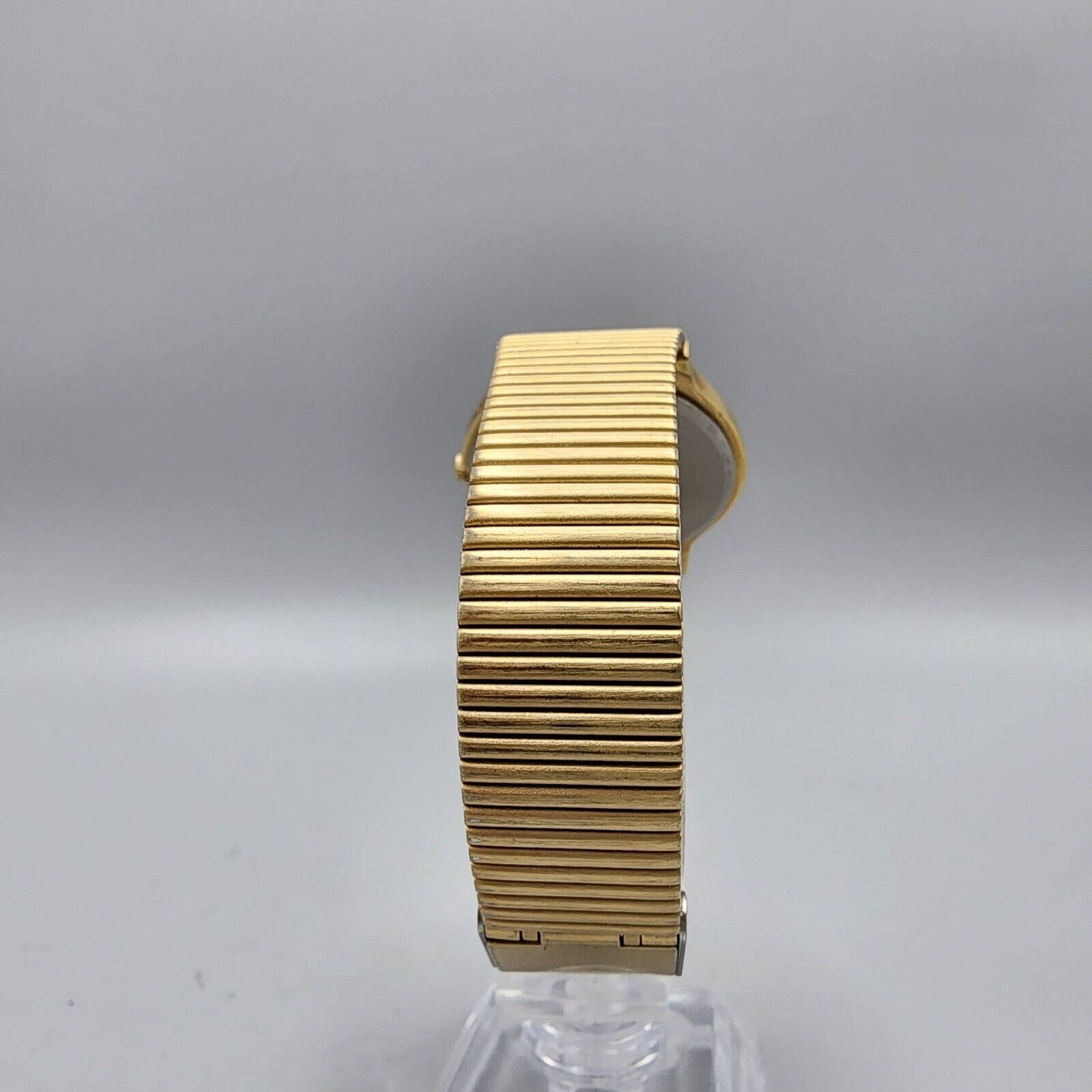 Vintage Seiko Watch Men Gold Tone Gold Dial Date Round 32mm Vintage Seiko Watch Men Gold Tone Gold Dial Date Round 32mm