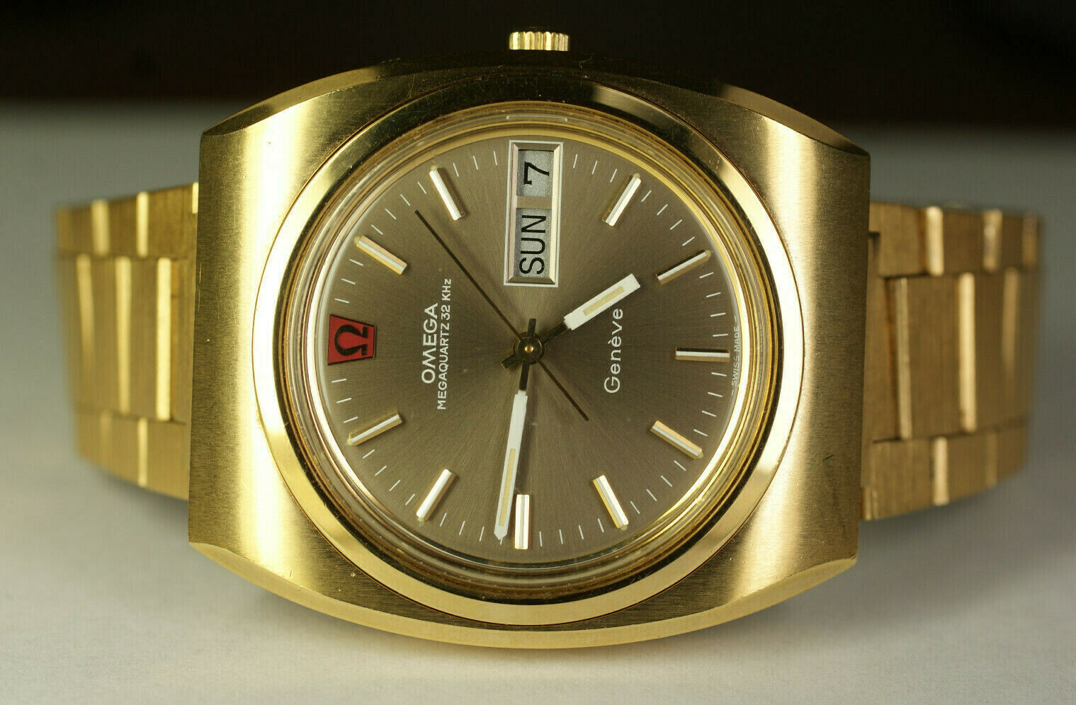 Omega megaquartz hotsell 32 khz price