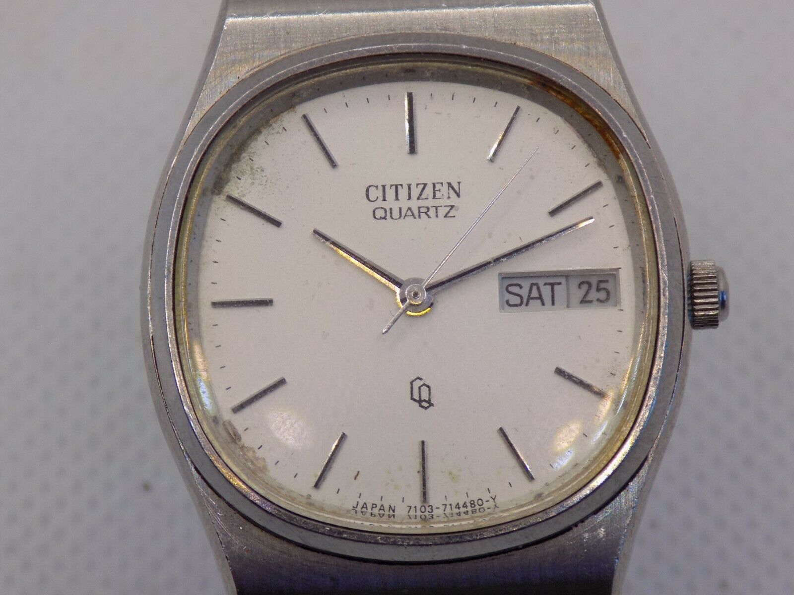 Citizen Quartz Day/Date 'CQ' 4-711513 TA 44-7056 Mens Steel