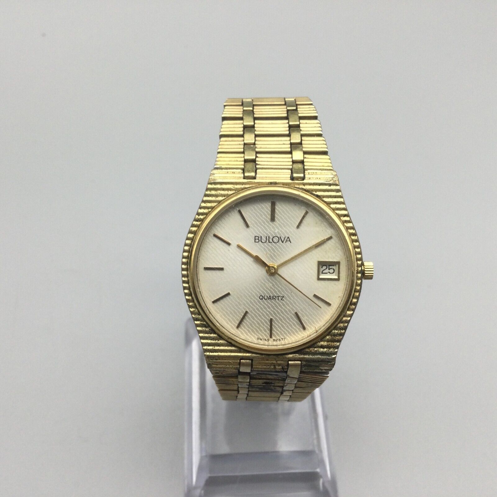 Vtg Bulova Long Island Charity Classic 1983 Men’s Gold Tone Quartz Watch 33MM Vintage Bulova Watch Women Gold Tone 29mm Round Dial Date  main image 4