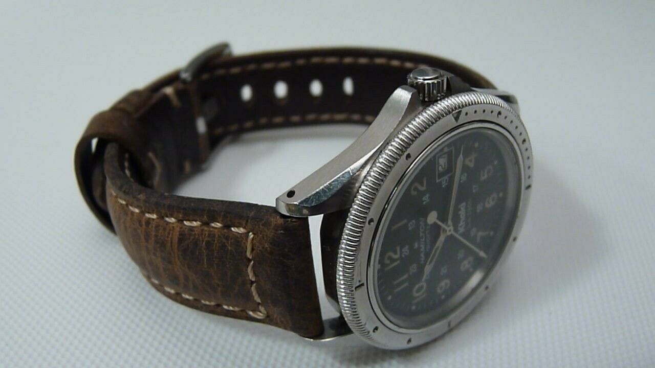HAMILTON KHAKI QUARTZ SUB 330ft GENTS WATCH with BOX | WatchCharts
